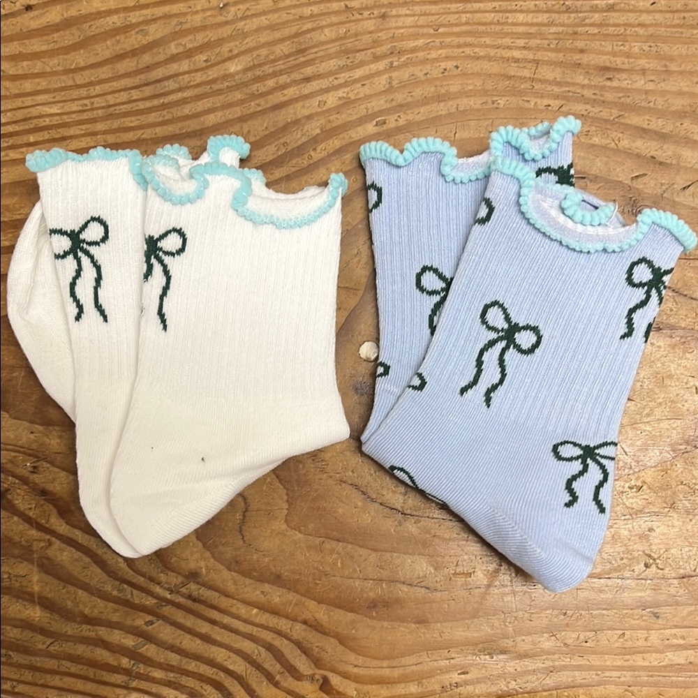 Cute Bow Accent Socks Set